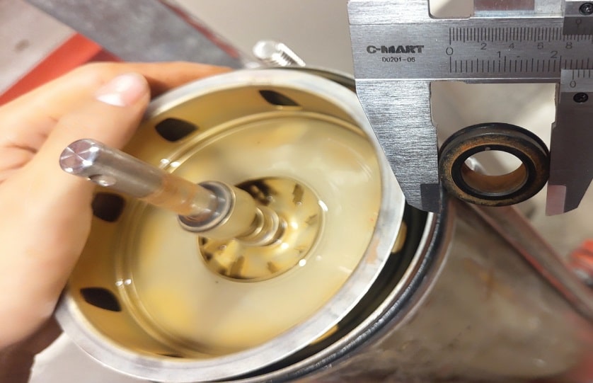 Máy bơm bị hỏng phớt